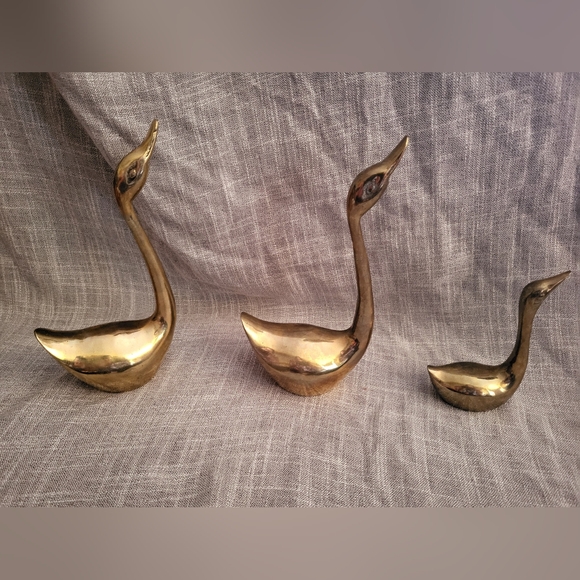 Vintage Brass Swan Figurine Set of 3 2 large 1 small northcraft - Picture 3 of 9